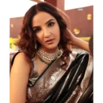 Generic Women's Silk Printed Saree With Unstitched Blouse 5.5Mtr (Black) - Image 2