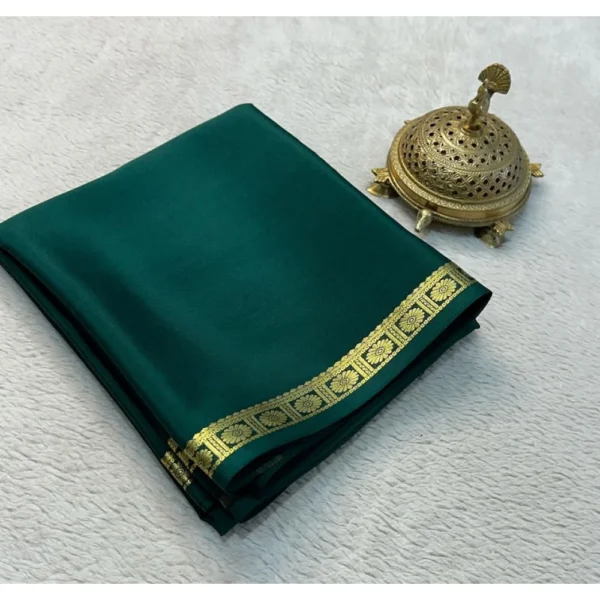 Generic Women's Crepe Chit Pallu Solid Saree With Unstitched Blouse 5.5Mtr (Green)