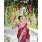 Women's Silk Printed Saree With Unstitched Blouse 5.5Mtr (Maroon) - Image 3