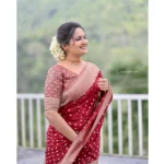 Women's Silk Printed Saree With Unstitched Blouse 5.5Mtr (Maroon) - Image 2