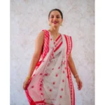 Women's Cotton  Printed Saree With Unstitched Blouse 5.5Mtr (White-Pink) - Image 3