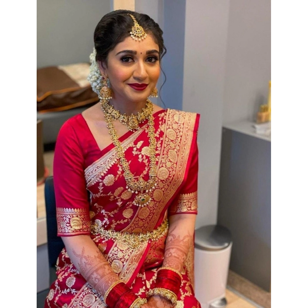 BSB233-SASYYYH-5010-Red-Main-1000x1000-1.webp Women's Litchi silk Printed Saree With Unstitched Blouse (Red) - Image 1